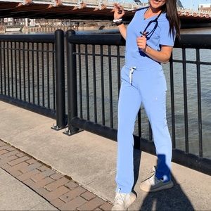 Figs ceil blue XS scrubs